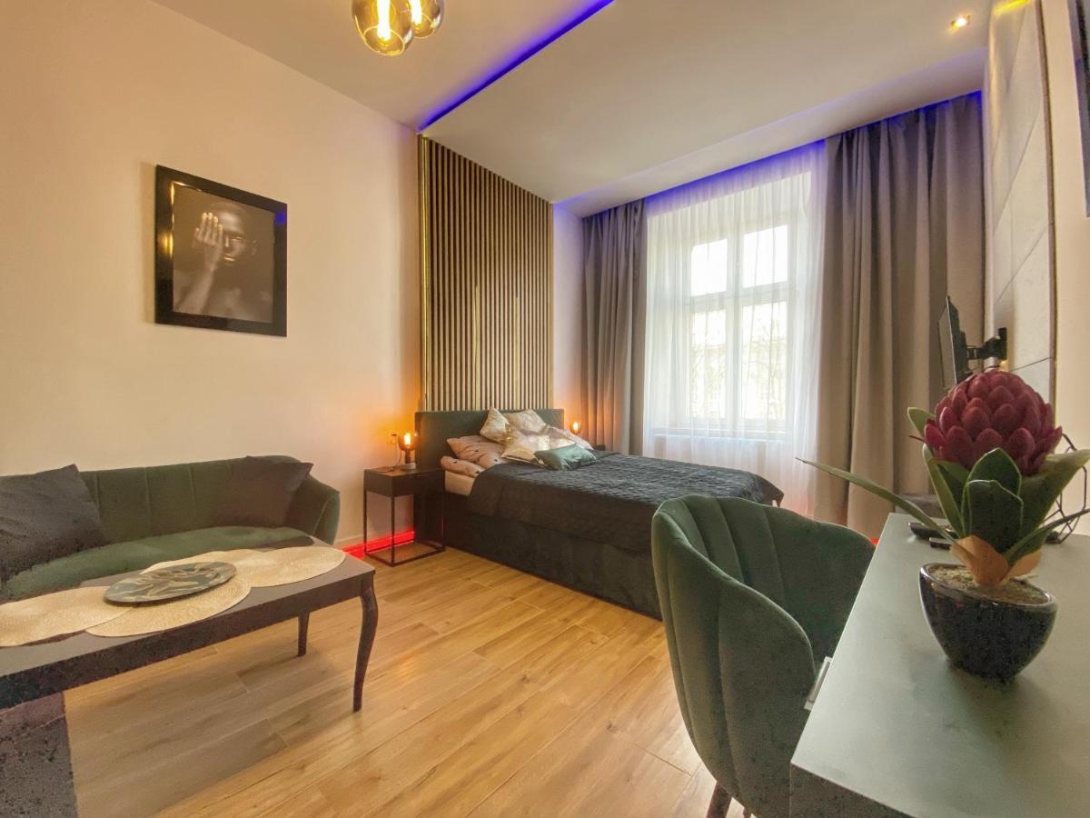Apartament Czarny Z Jacuzzi Krakow Exterior photo