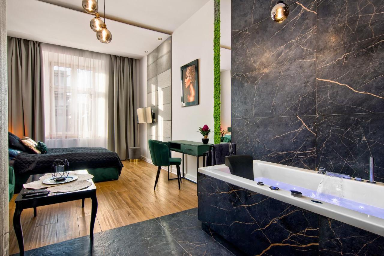 Apartament Czarny Z Jacuzzi Krakow Exterior photo